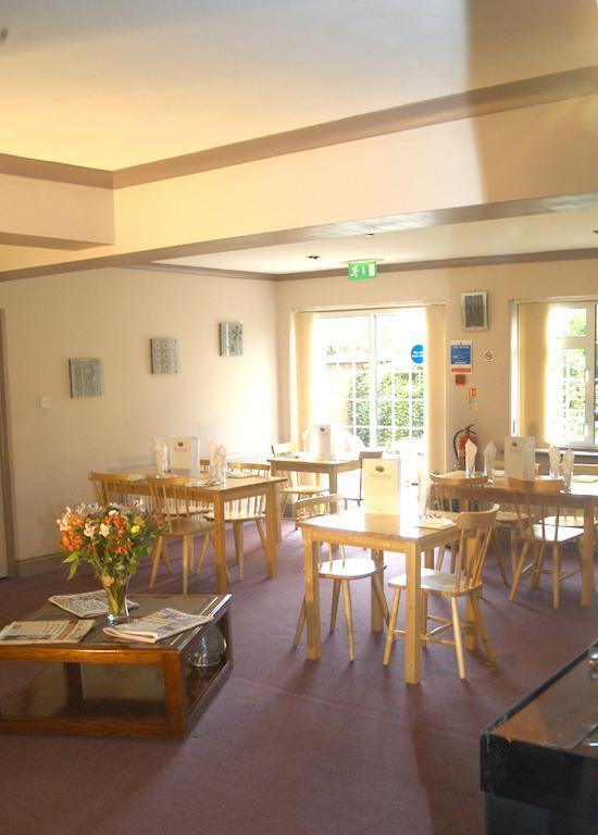 Furnival Lodge Slough Esterno foto